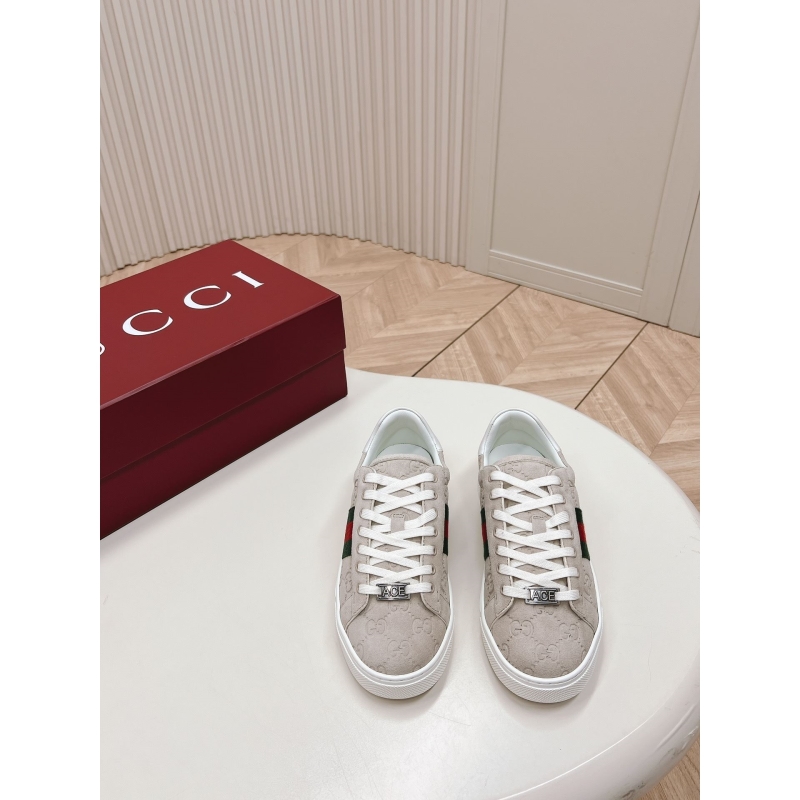 G*u*i casual shoes